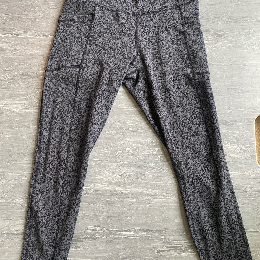 90 Degree By Reflex Gray Patterned Leggings